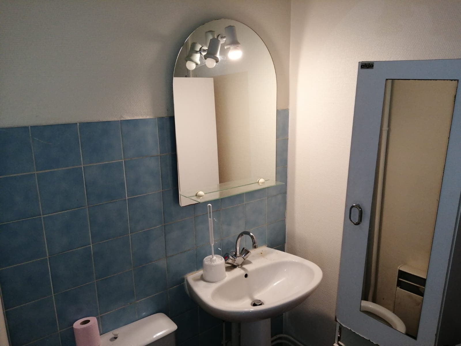 Salle de bain à Rennes avant rénovation - vue 2
