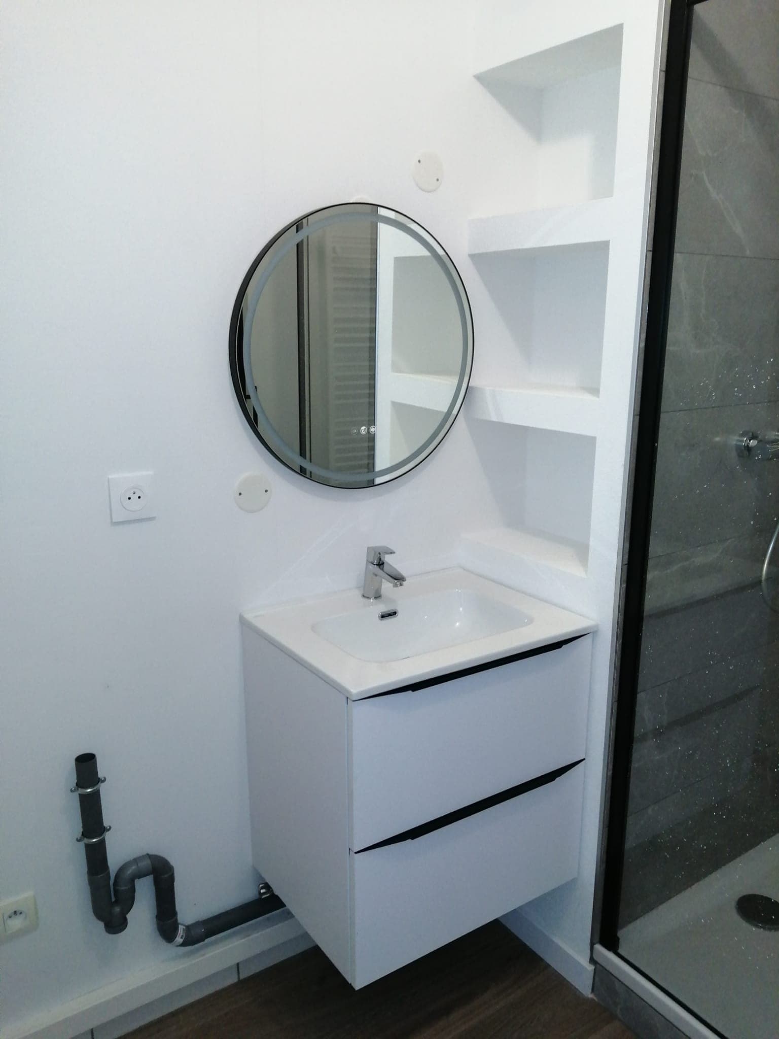 Salle de bain au Rheu après rénovation - vue 1